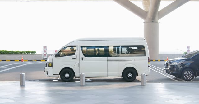 Frankfurt Airport Shuttle vs Private Transfer: Which One Should You Book?