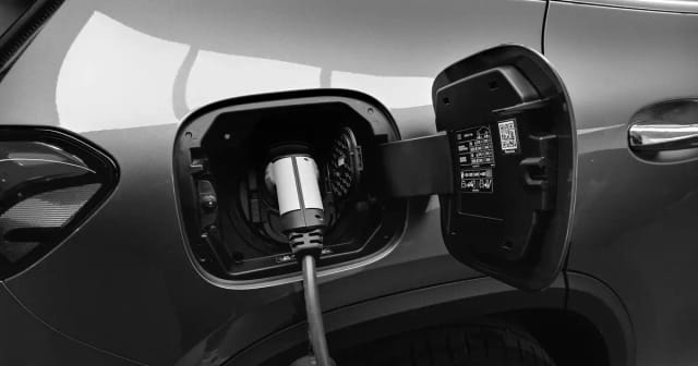 Electric & Sustainable Airport Transfers in Frankfurt