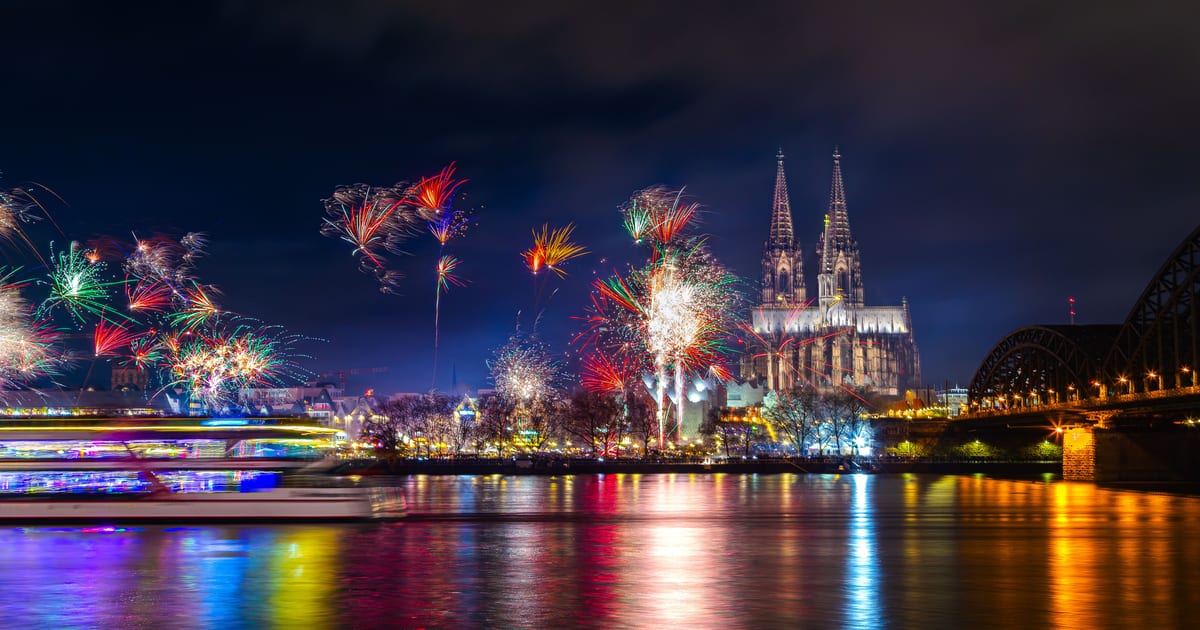 Rhine in Flames from Frankfurt: Dates, Viewpoints & Transfers