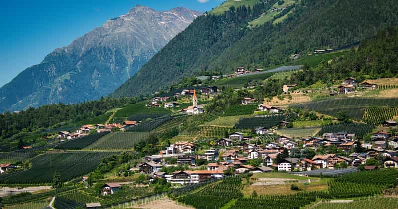 Flughafentransfer nach Dorf Tirol, Italy