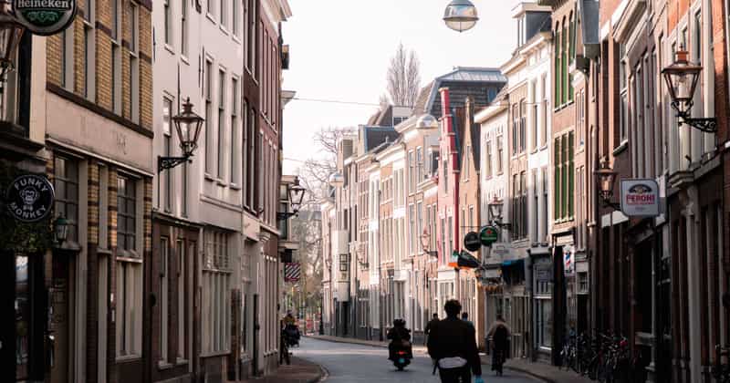 Flughafentransfer nach Leiden, Niederlande