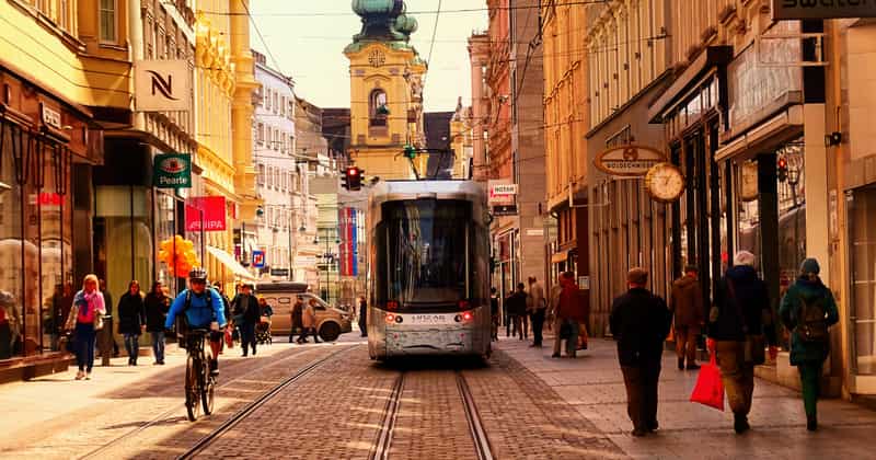 Flughafentransfer nach Linz, Österreich