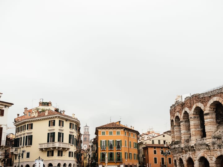 Verona airport transfer — frequently asked questions