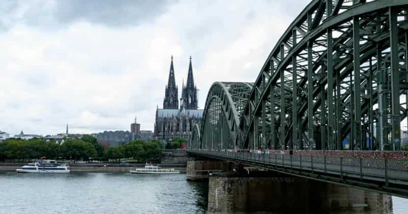 Flughafentransfer nach Cologne, Deutschland