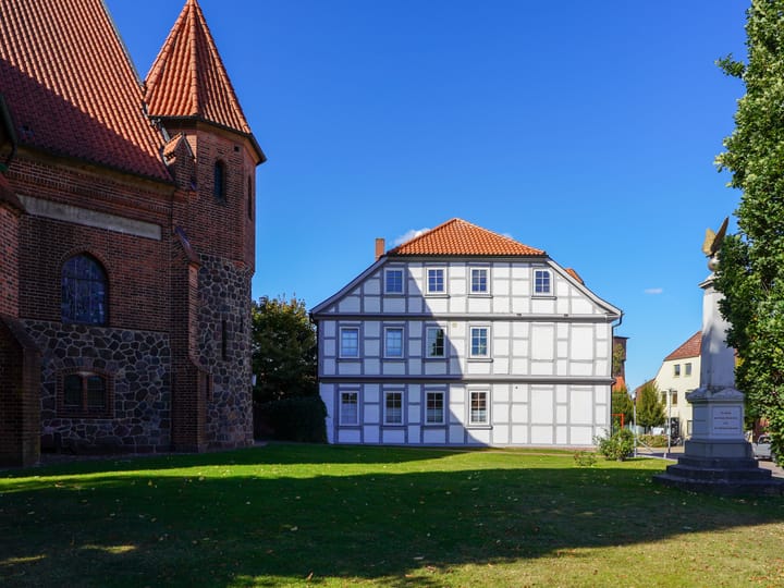 Celle airport transfer — frequently asked questions