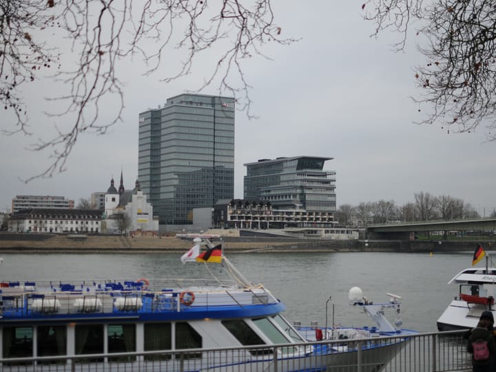Privater Transfer Frankfurt Flughafen nach Cologne River Cruise Terminal
