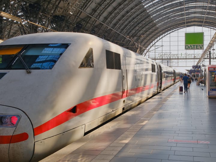 Flughafentransfer nach Frankfurt Hauptbahnhof, Deutschland