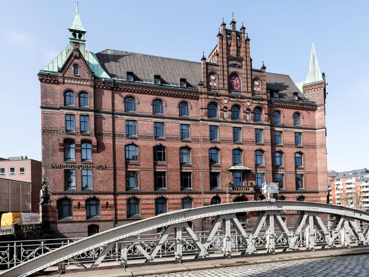 Private transfer from Frankfurt Airport to Hof (Saale)