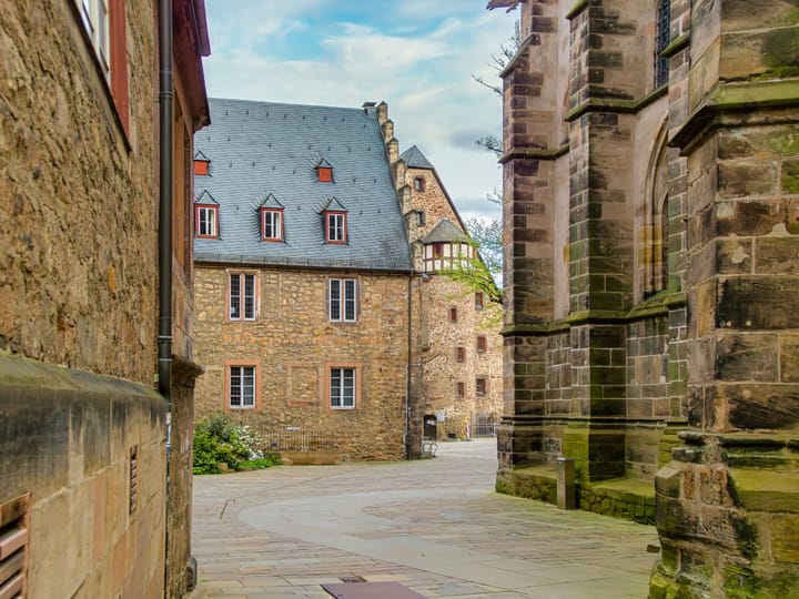 Flughafentransfer Marburg — häufige Fragen