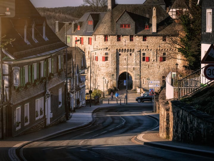 Flughafentransfer Monschau — häufige Fragen