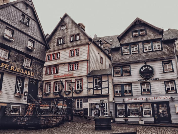 Flughafentransfer nach Monschau, Deutschland