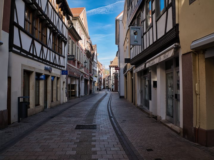 Neustadt an der Weinstraße airport transfer — frequently asked questions