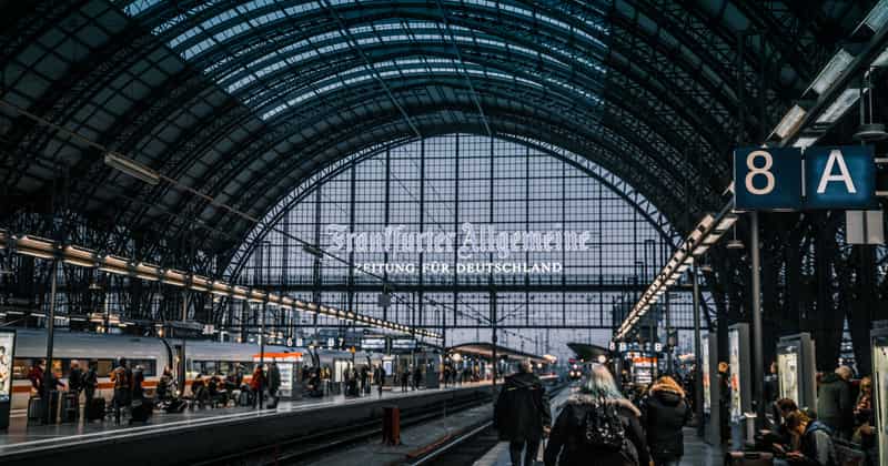 Flughafentransfer nach Frankfurt Hauptbahnhof, Deutschland