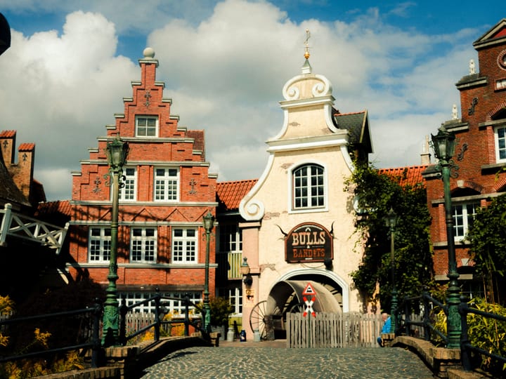 Airport transfer to Ravensburger Spieleland, Germany from Frankfurt Airport