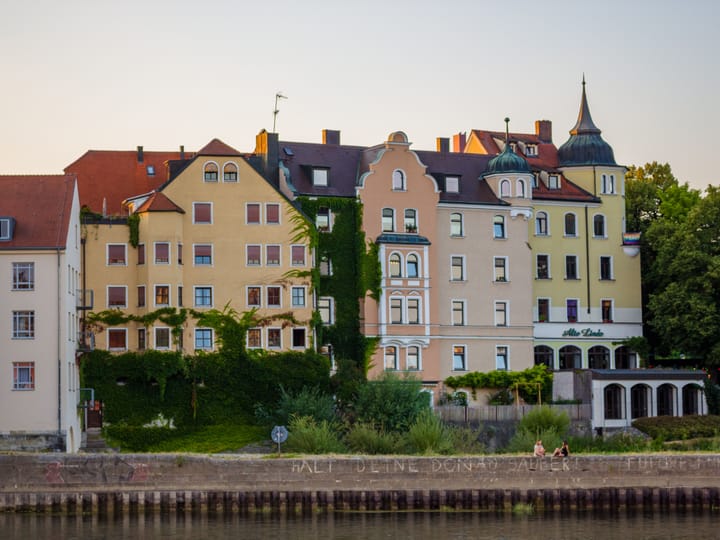 Flughafentransfer Regensburg — häufige Fragen