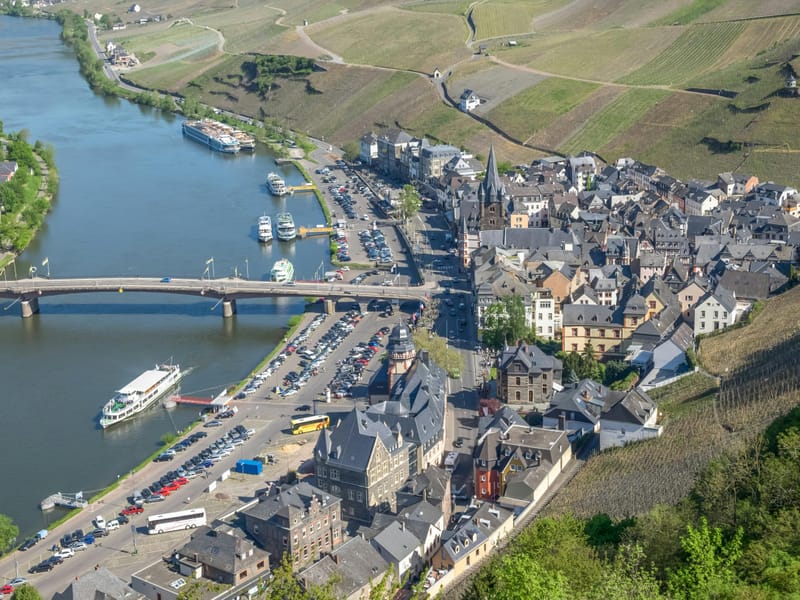 Privater Transfer Frankfurt Flughafen nach Moselle Valley & Cochem