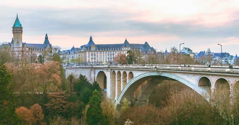 Airport transfer to Luxembourg City, Luxembourg from Frankfurt Airport